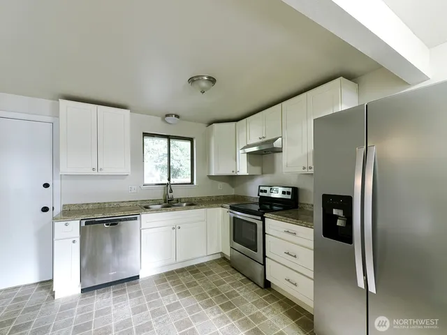 $689,900 | 4625 72nd Street East, Tacoma, WA 98443