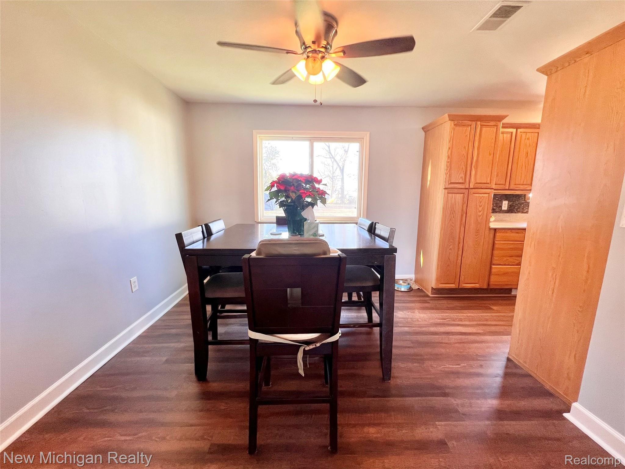 13540 Fenton Road Fenton, MI 48430 - Photo 16 of 29 2F46EC31-BE10-472C-8393-990547CBB758.jpeg