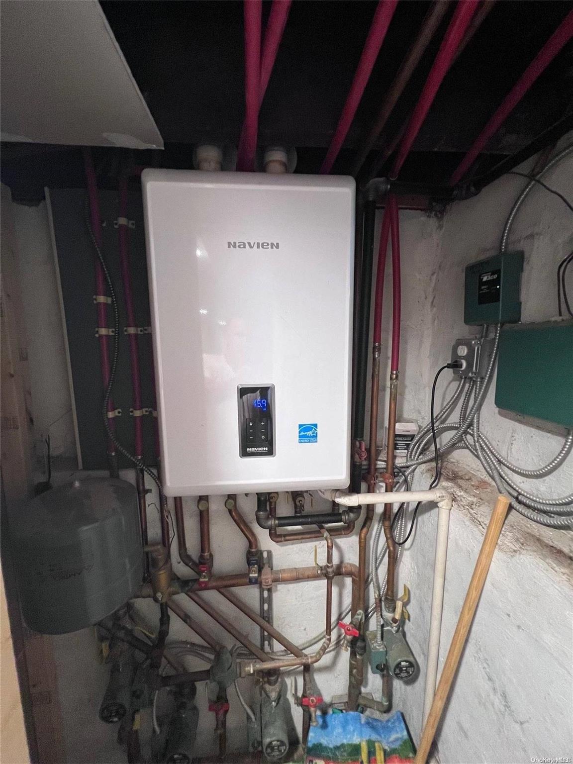 91-18 87th Street Queens, NY 11421 - Photo 19 of 22 a room with musical instruments