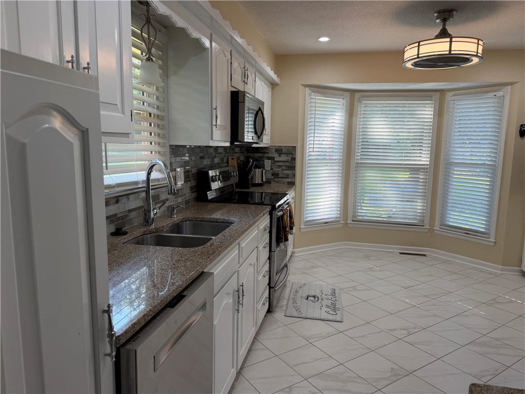 8026 Blue Ridge Boulevard Kansas City, MO 64138 - Photo 9 of 44