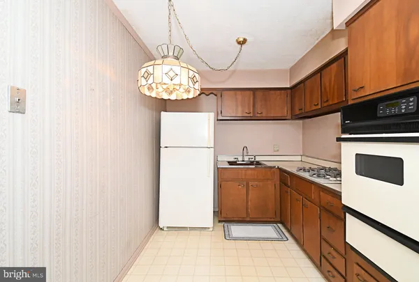 $359,900 | 466 Cedar Street, Lansdale, PA 19446