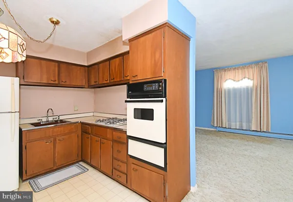 $359,900 | 466 Cedar Street, Lansdale, PA 19446