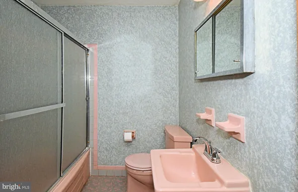 $359,900 | 466 Cedar Street, Lansdale, PA 19446