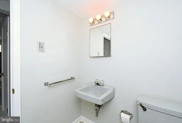$359,900 | 466 Cedar Street, Lansdale, PA 19446