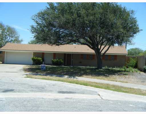 225 Fulton Place Portland, TX 78374 - Photo 1 of 1 a view of a house with a yard