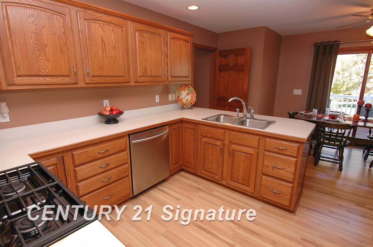 219 Colorado Ridge Hemlock, MI 48626 - Photo 4 of 28