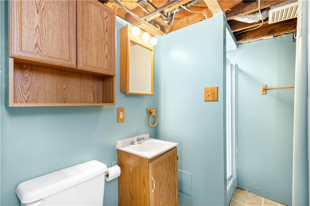 143 Castle Road Pittsburgh, PA 15234 - Photo 21 of 25 Gallery Image 21