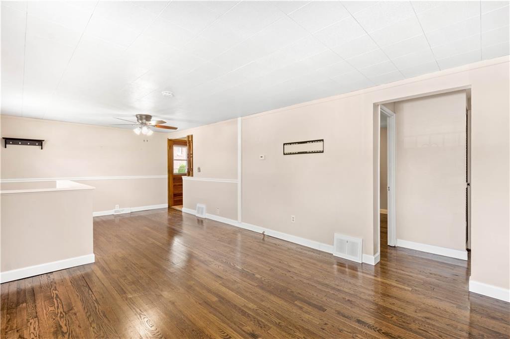 143 Castle Road Pittsburgh, PA 15234 - Photo 5 of 25 Gallery Image 5
