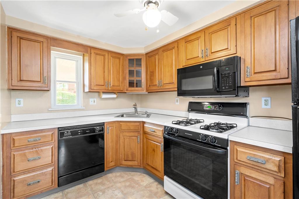 143 Castle Road Pittsburgh, PA 15234 - Photo 9 of 25 Gallery Image 9