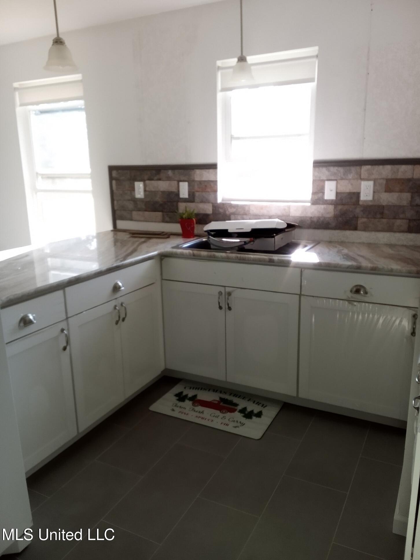 152 Bexley Road Lucedale, MS 39452 - Photo 5 of 16 Kitchen1.jpg