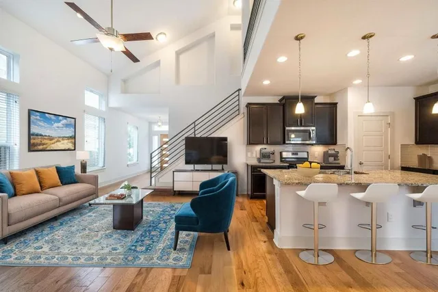 $2,999 | 1408 Casa Drive, Austin, TX 78745