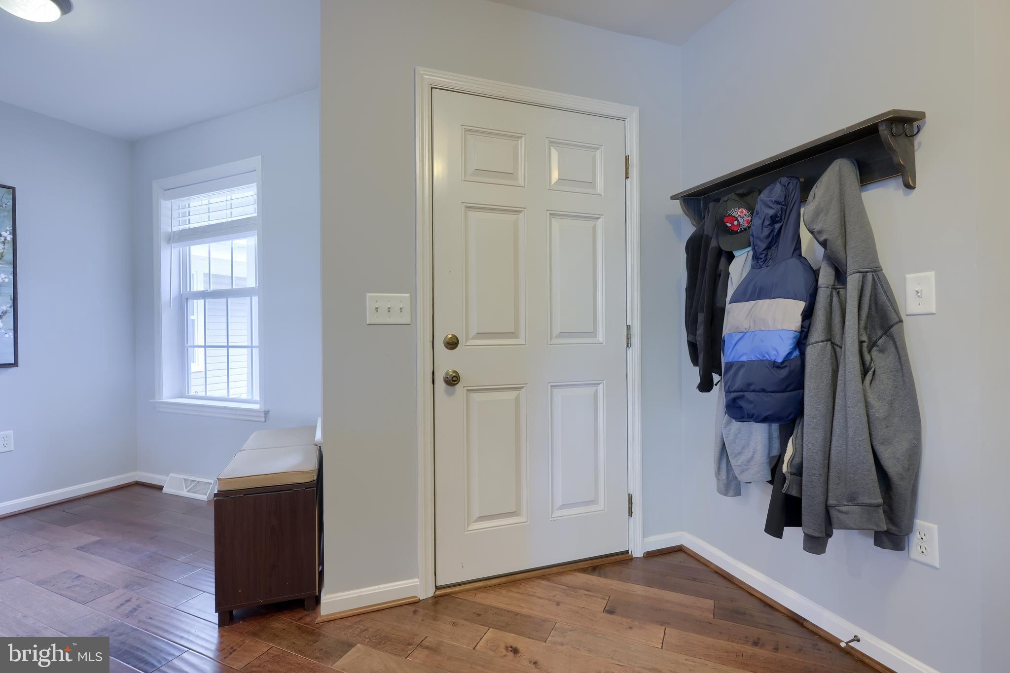 612 Chatham Way Lititz, PA 17543 - Photo 3 of 38