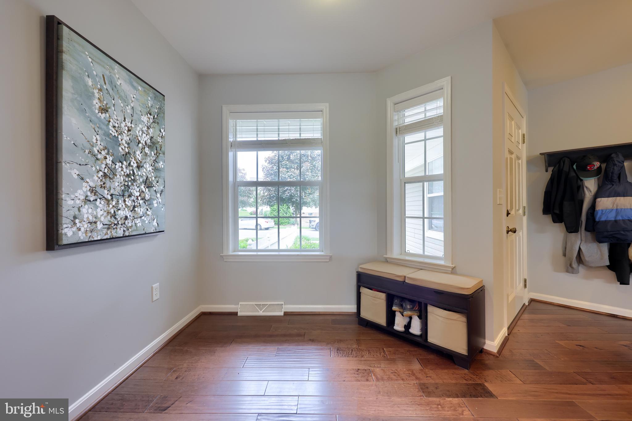 612 Chatham Way Lititz, PA 17543 - Photo 4 of 38