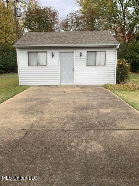 1598 Main Street Southaven, MS 38671 - Photo 2 of 10 1598 Storage shed