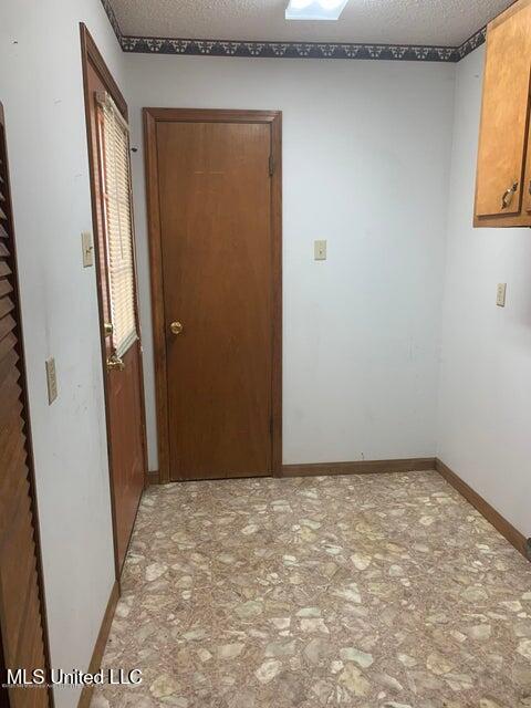 1598 Main Street Southaven, MS 38671 - Photo 10 of 10 1598 Main St Laundry