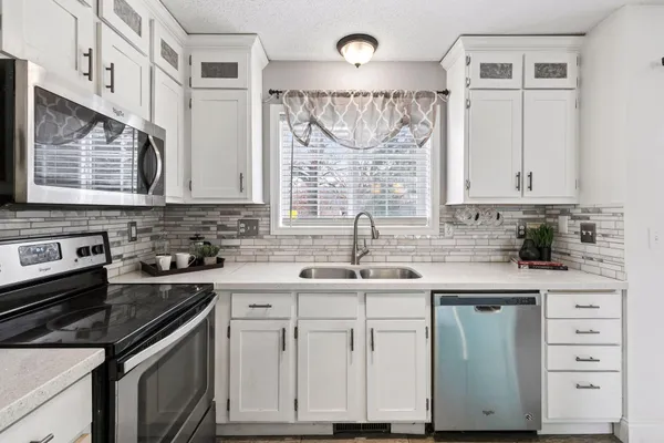 $249,900 | 8770 Benson Way, Inver Grove Heights, MN 55076