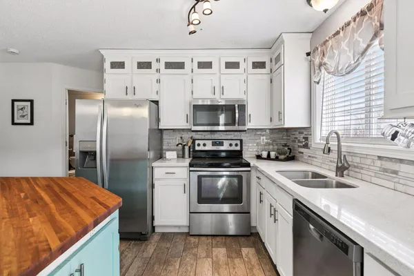 $249,900 | 8770 Benson Way, Inver Grove Heights, MN 55076