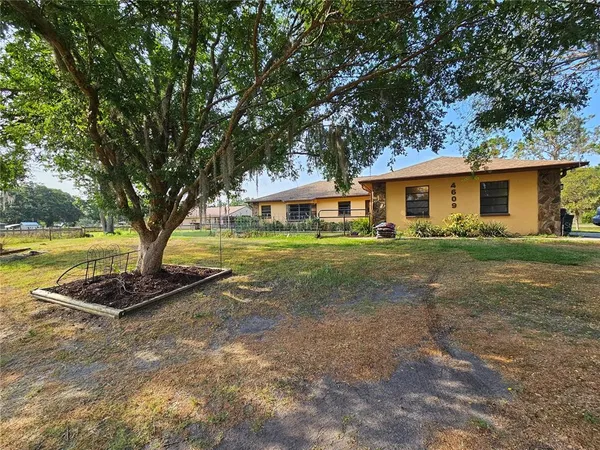 $1,300 | 4609 Miley Road, Plant City, FL 33565
