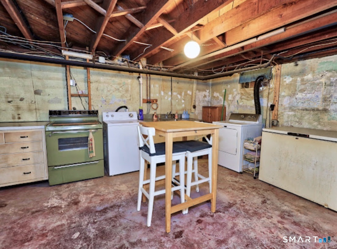 88 Tracy Street Thomaston, CT 06787 - Photo 25 of 31