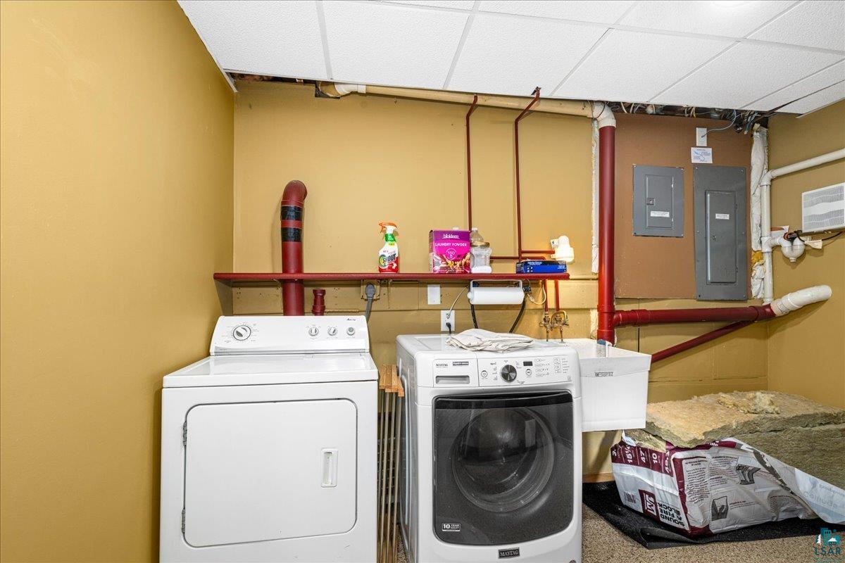 5195 Lavaque Junction Road Hermantown, MN 55811 - Photo 35 of 66 Dedicated laundry area featuring a utility sink and exposed piping
