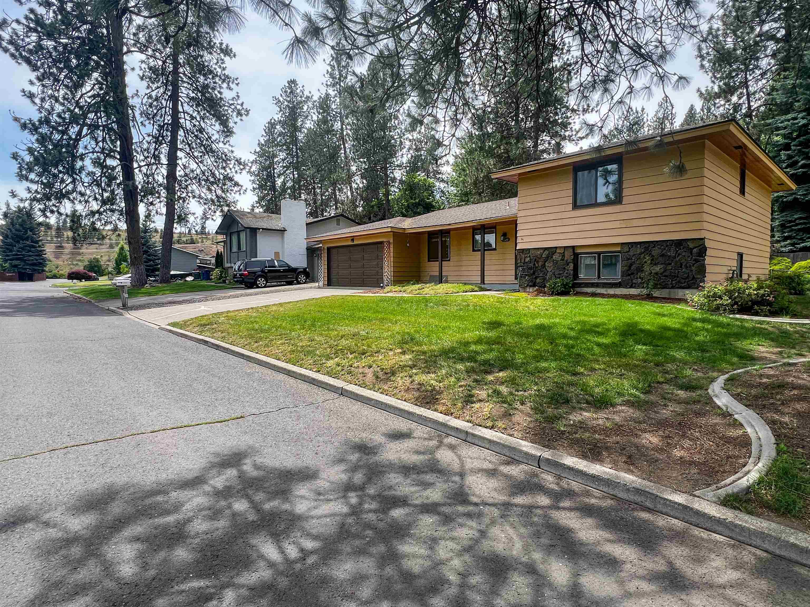 11325 North Post Street Spokane, WA 99218 - Photo 2 of 32