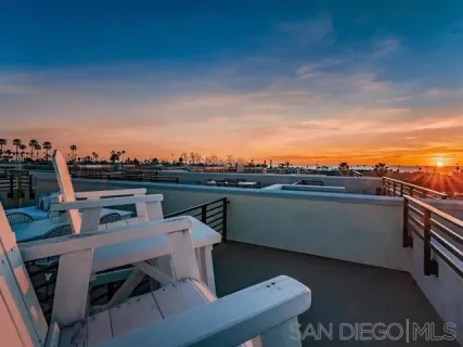 $1,285,000 | 1558 Vista Del Mar Way, Unit 3, Oceanside, CA 92054