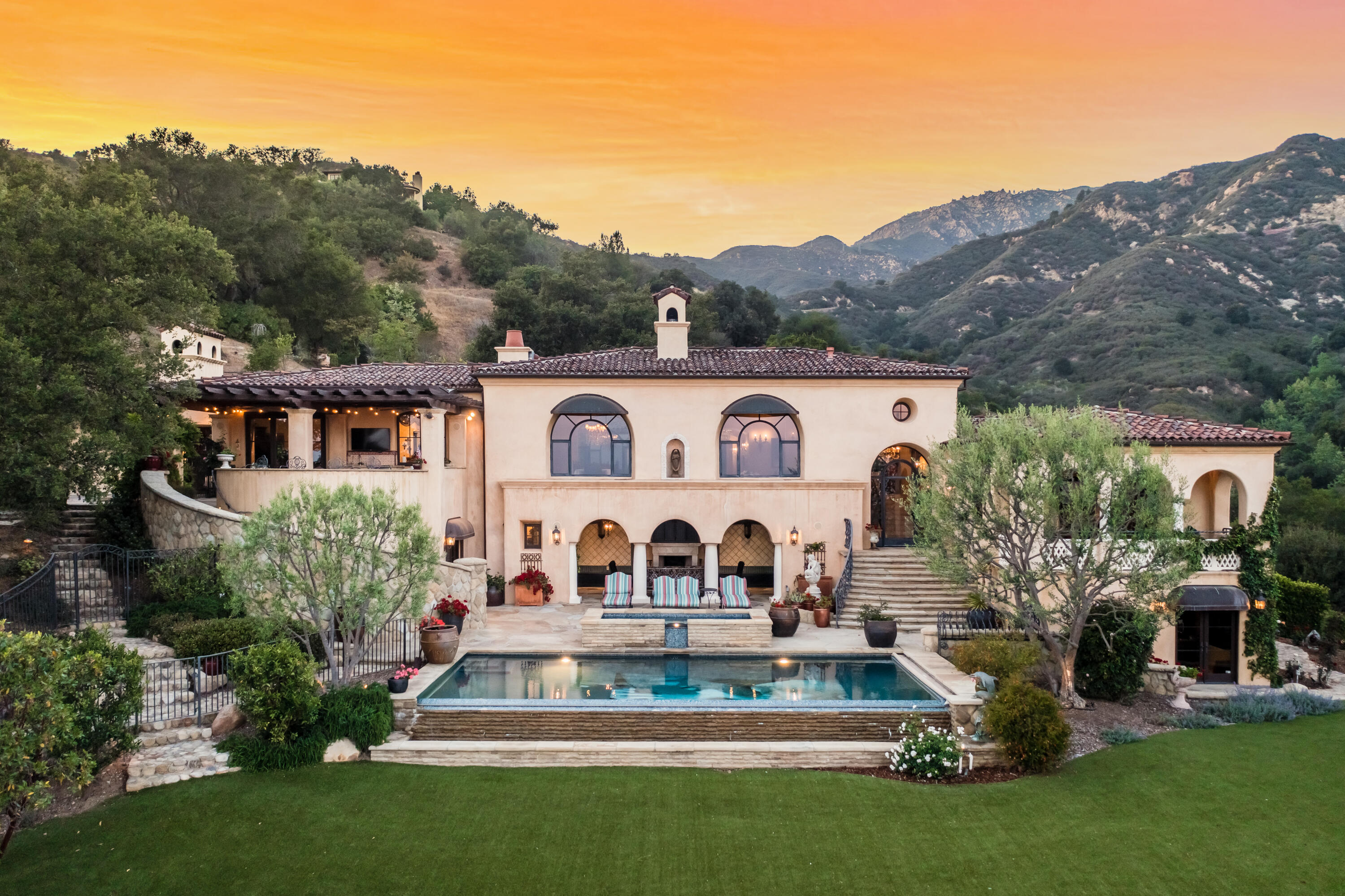 2226 Gibraltar Road Santa Barbara, CA 93103 - Photo 1 of 41 Sunset Exterior