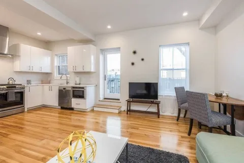 $3,800 | 666 Massachusetts Avenue, Unit 3, Boston, MA 02118