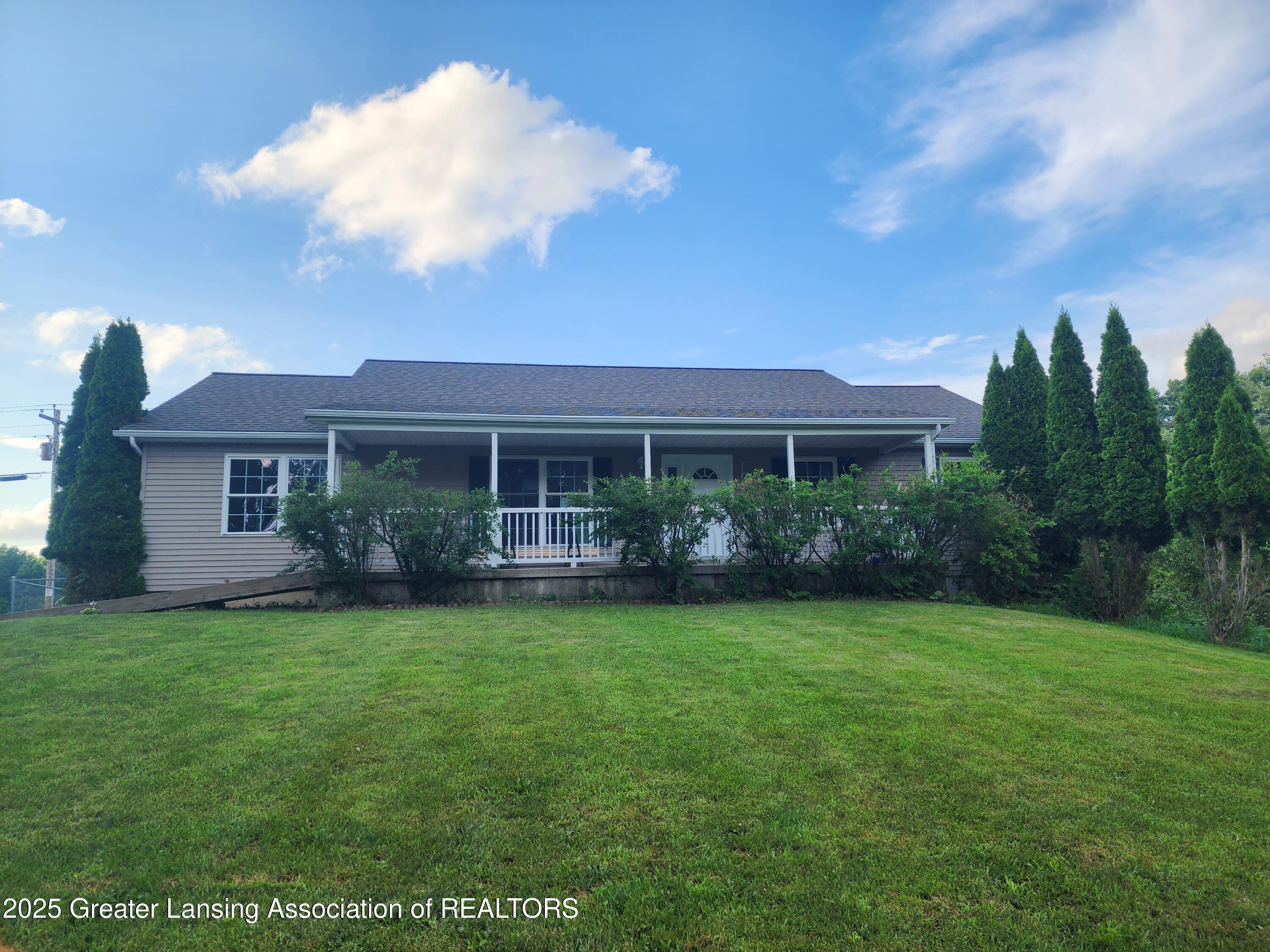 616 Plains Road Mason, MI 48854 - Photo 4 of 23 20250706_195359