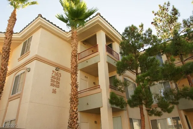 $1,250 | 7163 South Durango Drive, Unit 304, Las Vegas, NV 89113