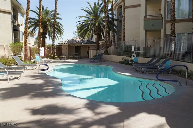$1,250 | 7163 South Durango Drive, Unit 304, Las Vegas, NV 89113
