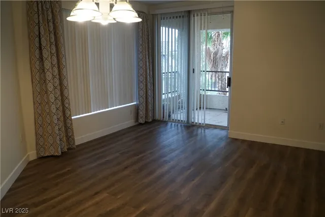 $1,250 | 7163 South Durango Drive, Unit 304, Las Vegas, NV 89113