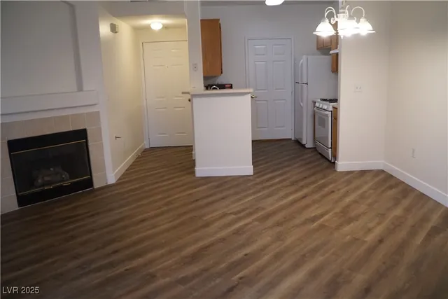 $1,250 | 7163 South Durango Drive, Unit 304, Las Vegas, NV 89113