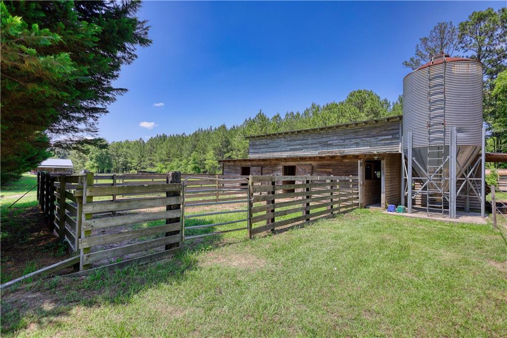 947 Bellhouse Road Macon, GA 31217 - Photo 4 of 132
