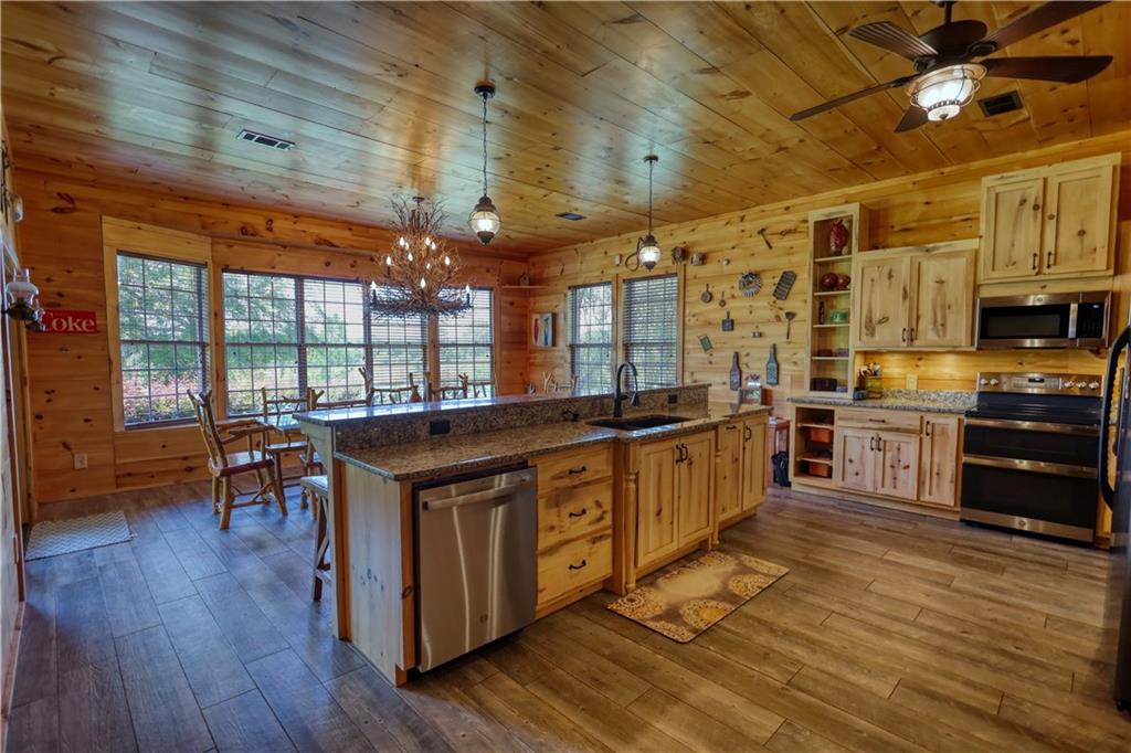 947 Bellhouse Road Macon, GA 31217 - Photo 7 of 132