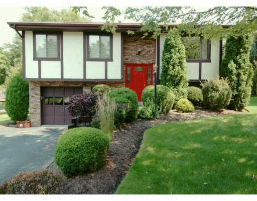 117 Raleigh Court Gibsonia, PA 15044 - Photo 1 of 8 Exterior Front.