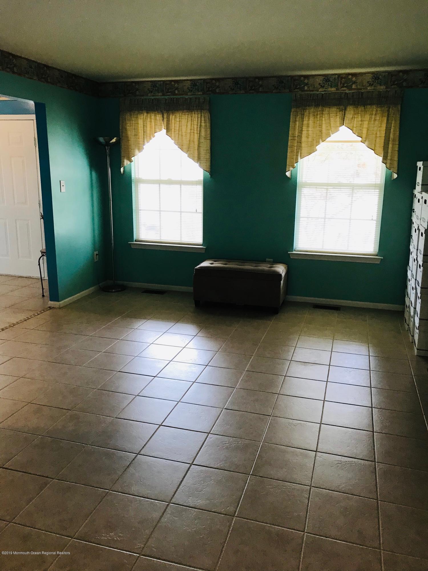 85 Timberline Road Bayville, NJ 08721 - Photo 6 of 27 IMG-4860