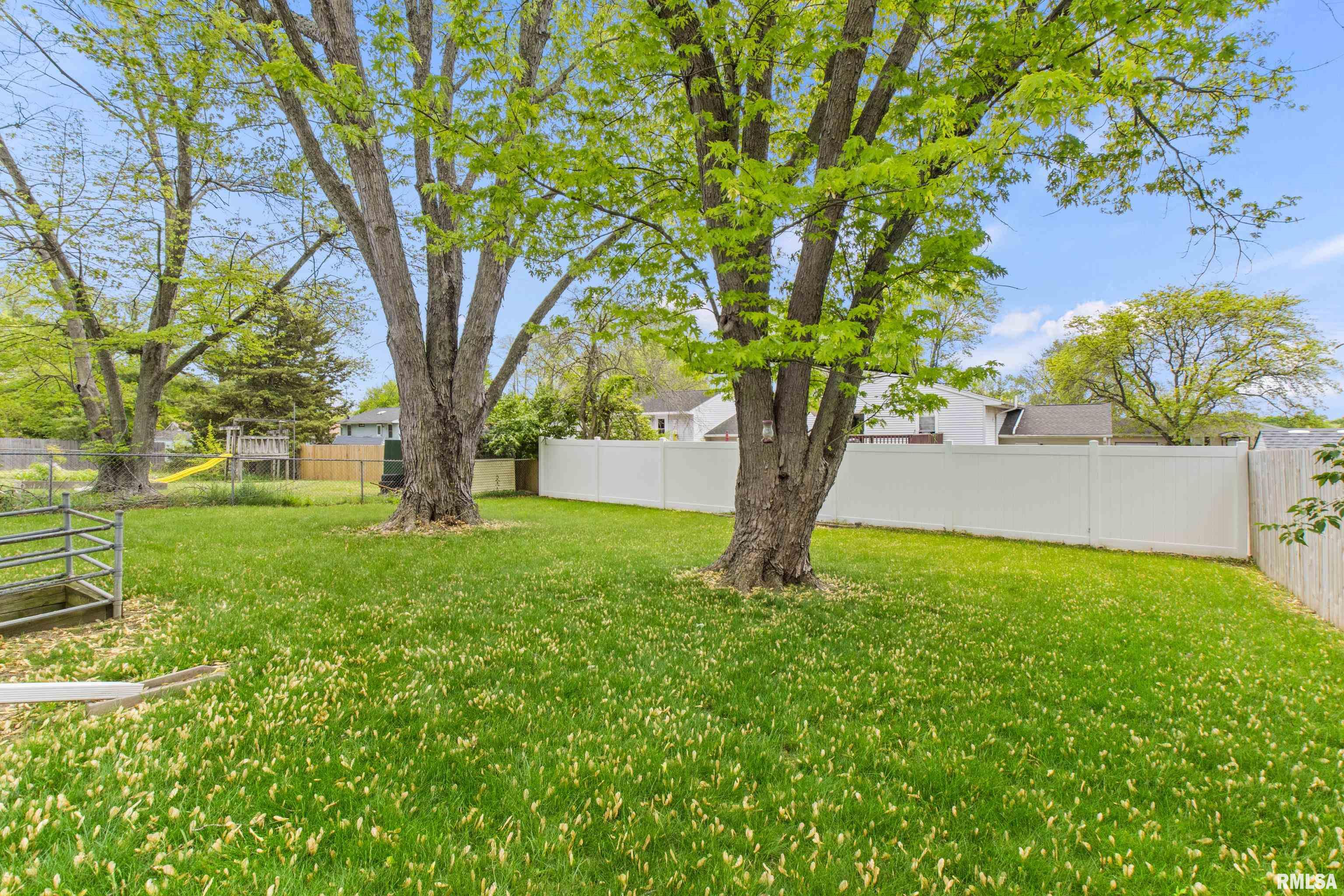 4416 West Castleton Road Peoria, IL 61615 - Photo 5 of 35 Gallery Image 5