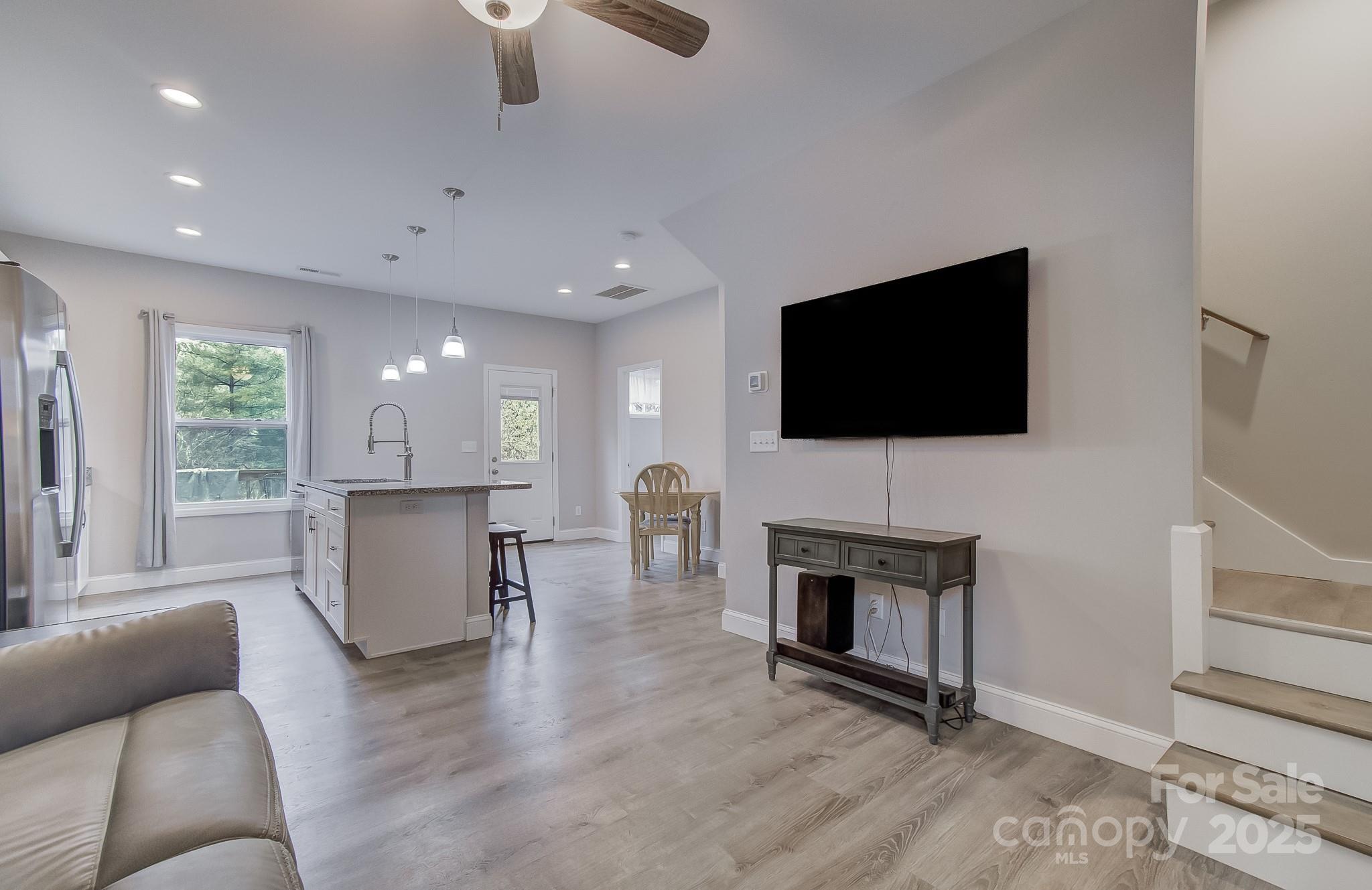 1051 Sharon Ridge Road Fairview, NC 28730 - Photo 3 of 23 Gallery Image 3