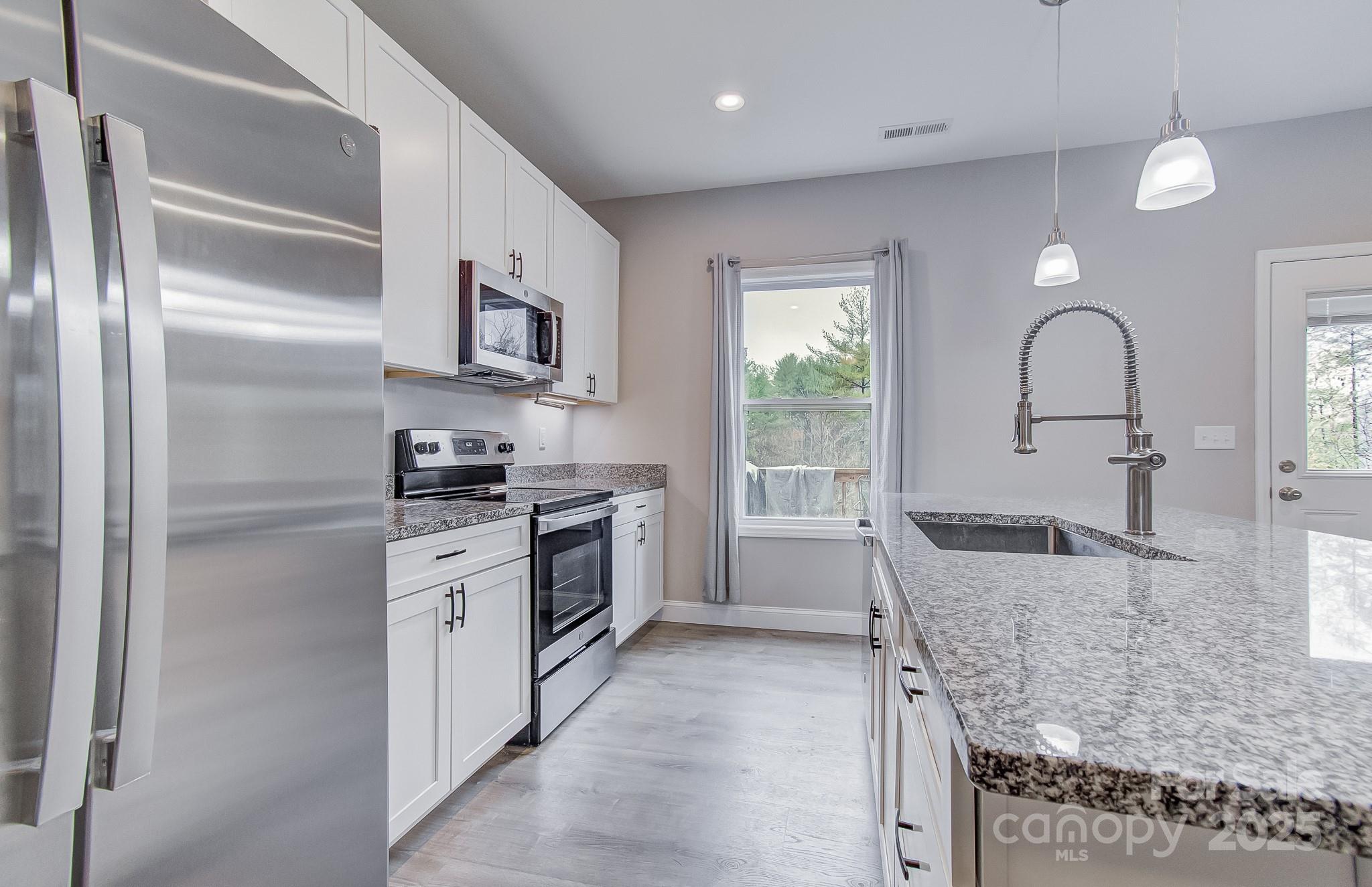 1051 Sharon Ridge Road Fairview, NC 28730 - Photo 4 of 23 Gallery Image 4