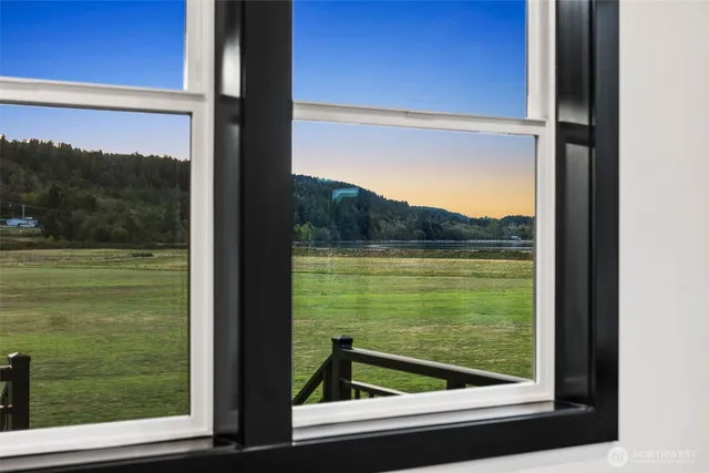 $1,275,000 | 169 East Driftwood Shores Road, Camano Island, WA 98282