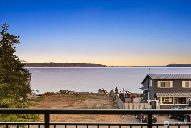 $1,275,000 | 169 East Driftwood Shores Road, Camano Island, WA 98282
