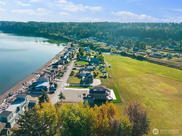 $1,275,000 | 169 East Driftwood Shores Road, Camano Island, WA 98282