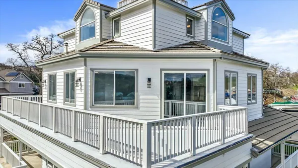 a view of a lake with houses
