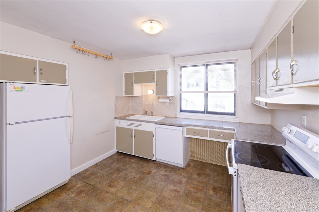 20 Ashland Street, Unit 3L Worcester, MA 01609 - Photo 18 of 24