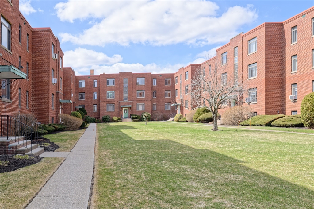 20 Ashland Street, Unit 3L Worcester, MA 01609 - Photo 2 of 24