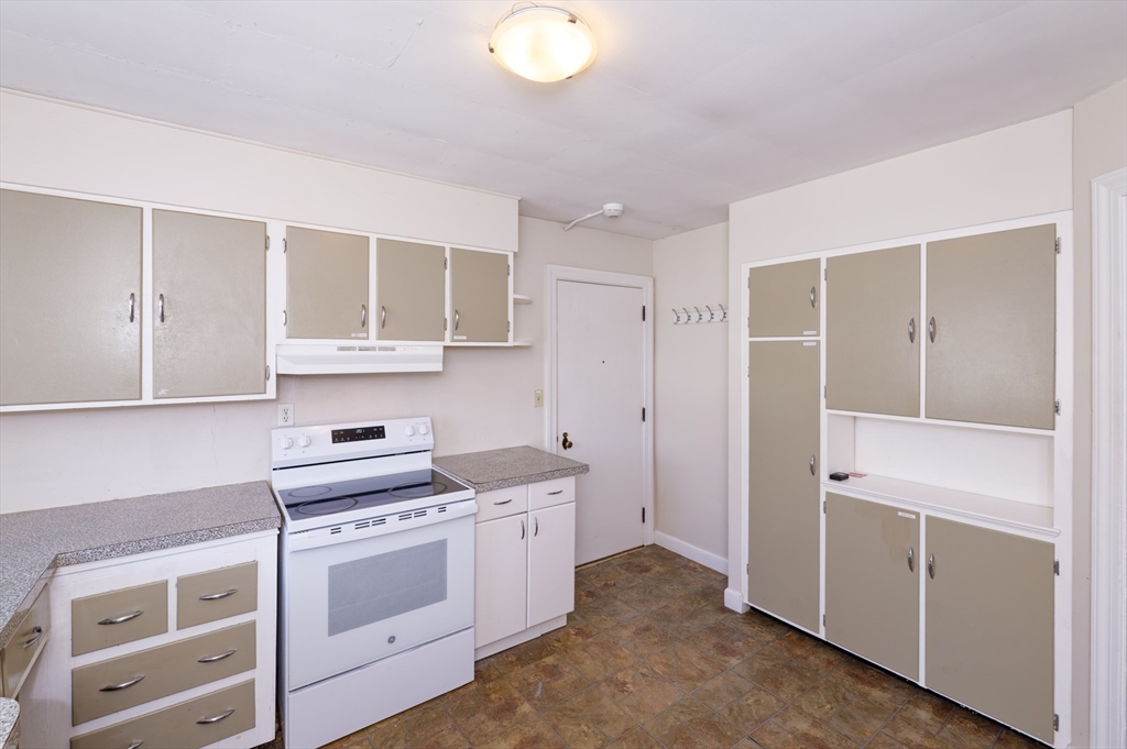 20 Ashland Street, Unit 3L Worcester, MA 01609 - Photo 24 of 24