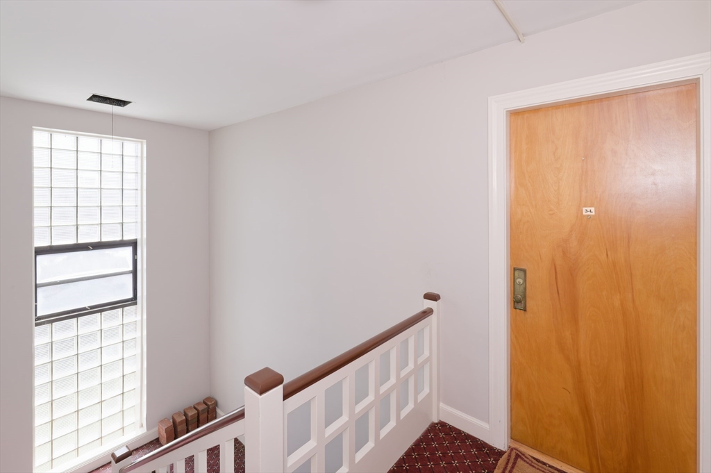 20 Ashland Street, Unit 3L Worcester, MA 01609 - Photo 4 of 24