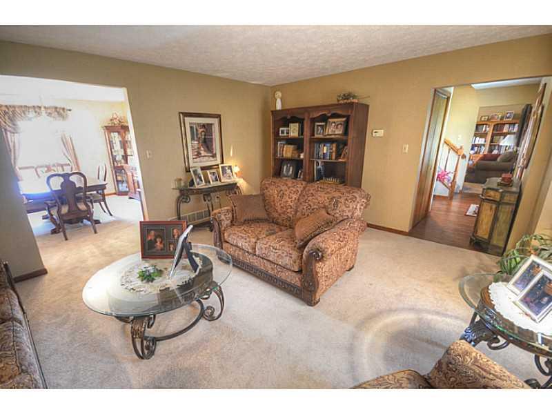 179 Cedar Ridge Drive Monaca, PA 15061 - Photo 6 of 24 Living Room.