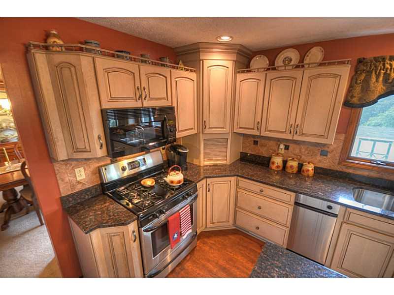 179 Cedar Ridge Drive Monaca, PA 15061 - Photo 10 of 24 Kitchen.